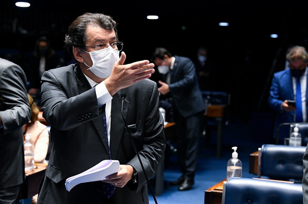 O projeto, do senador Eduardo Braga, segue para a Câmara (Foto: Jefferson Rudy/ Agência Senado)