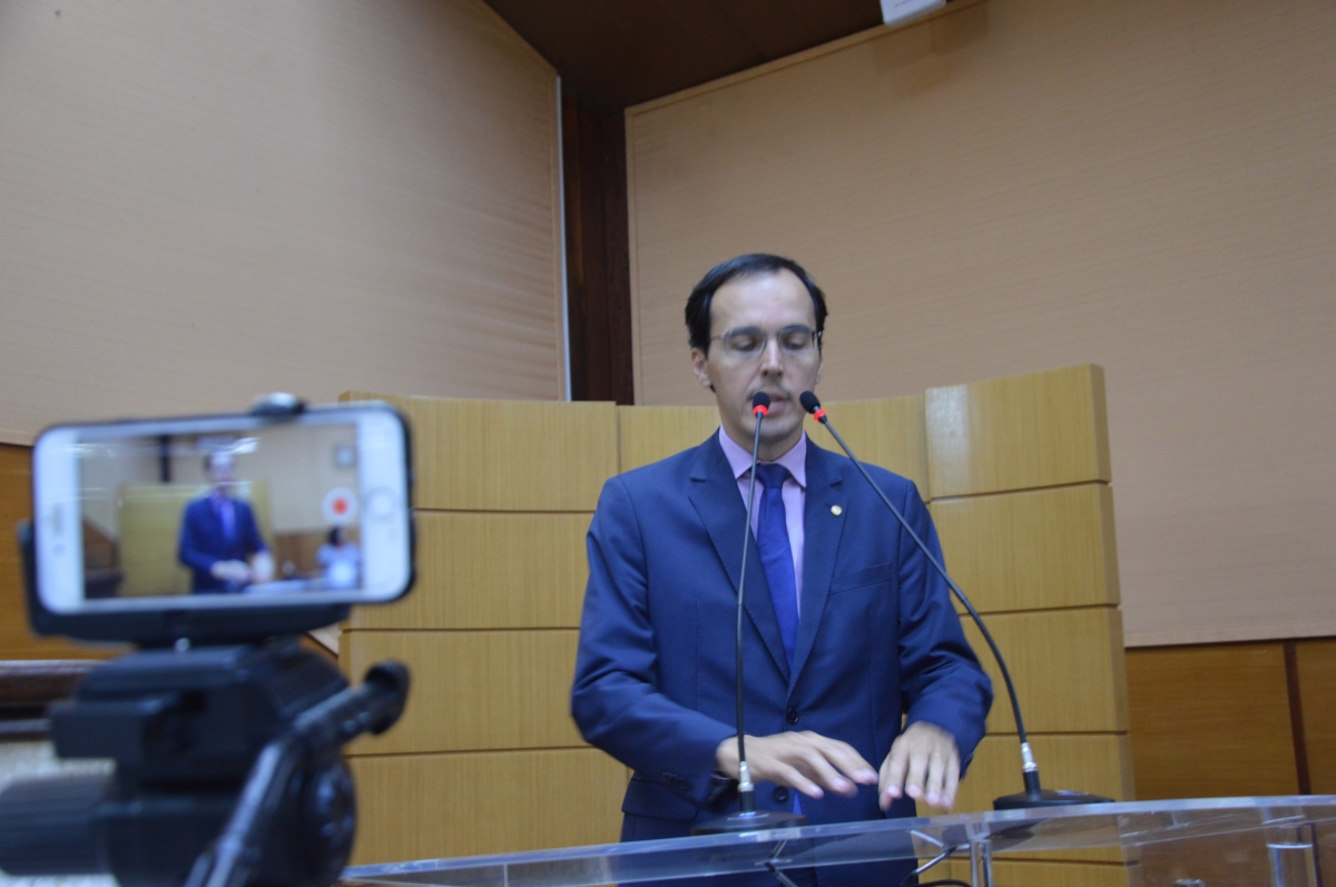 Georgeo Passos pede apoio da Alese na luta para a contratação de mão de obra sergipana para vagas da Unigel (Foto: Site Georgeo Passos)