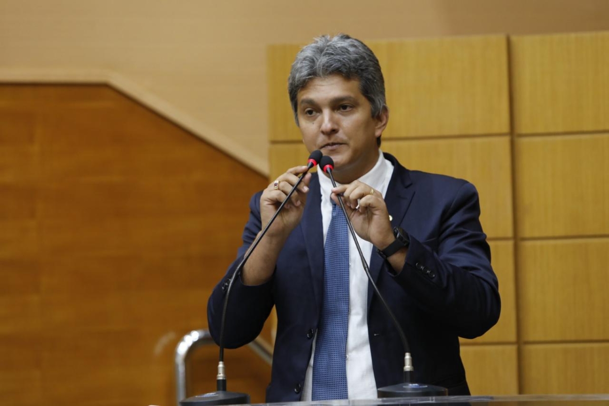 Líder da oposição lamenta aprovação de PL que aumenta taxas do Detran/SE (Foto: Joel Luiz/ Site Dr. Samuel Carvalho)