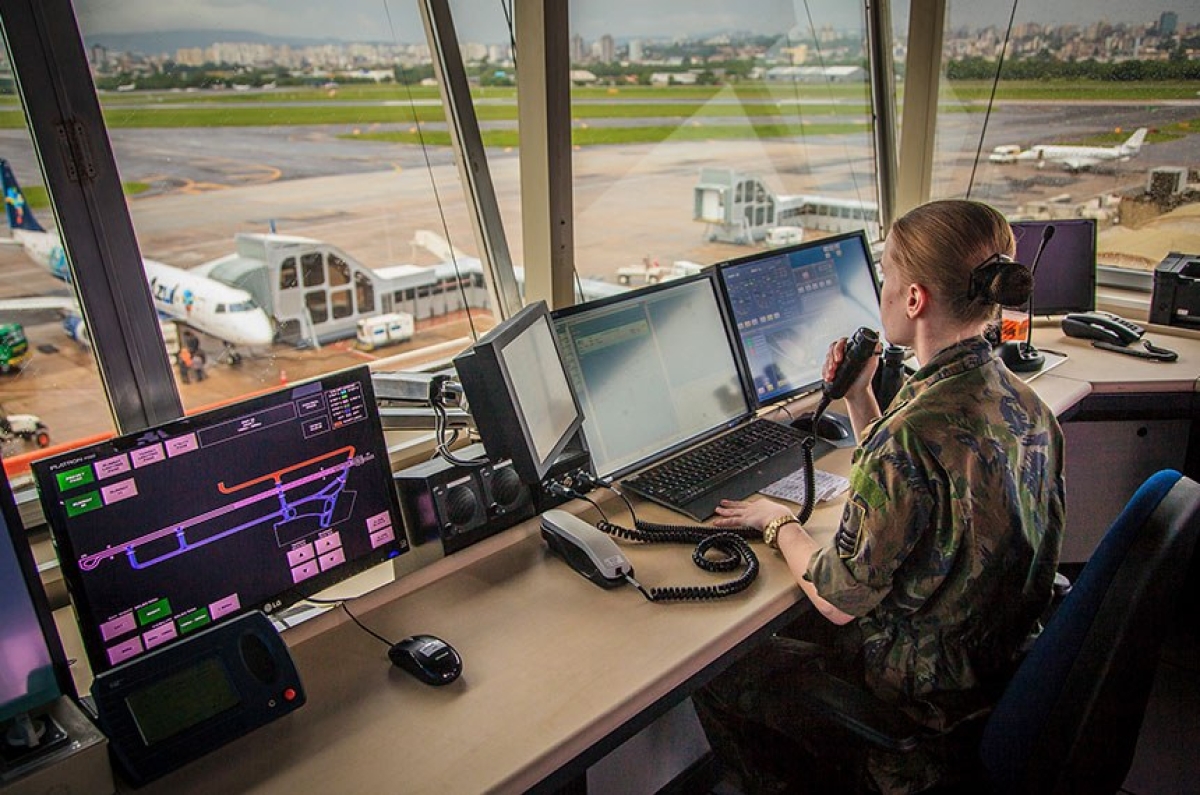 Primeira estatal criada na gestão de Jair Bolsonaro, a nova empresa incorpora todos os ativos e passivos relacionados à navegação aérea hoje concentrados na Infraero (Foto: Sgto Johnson/ Agência Força Aérea)