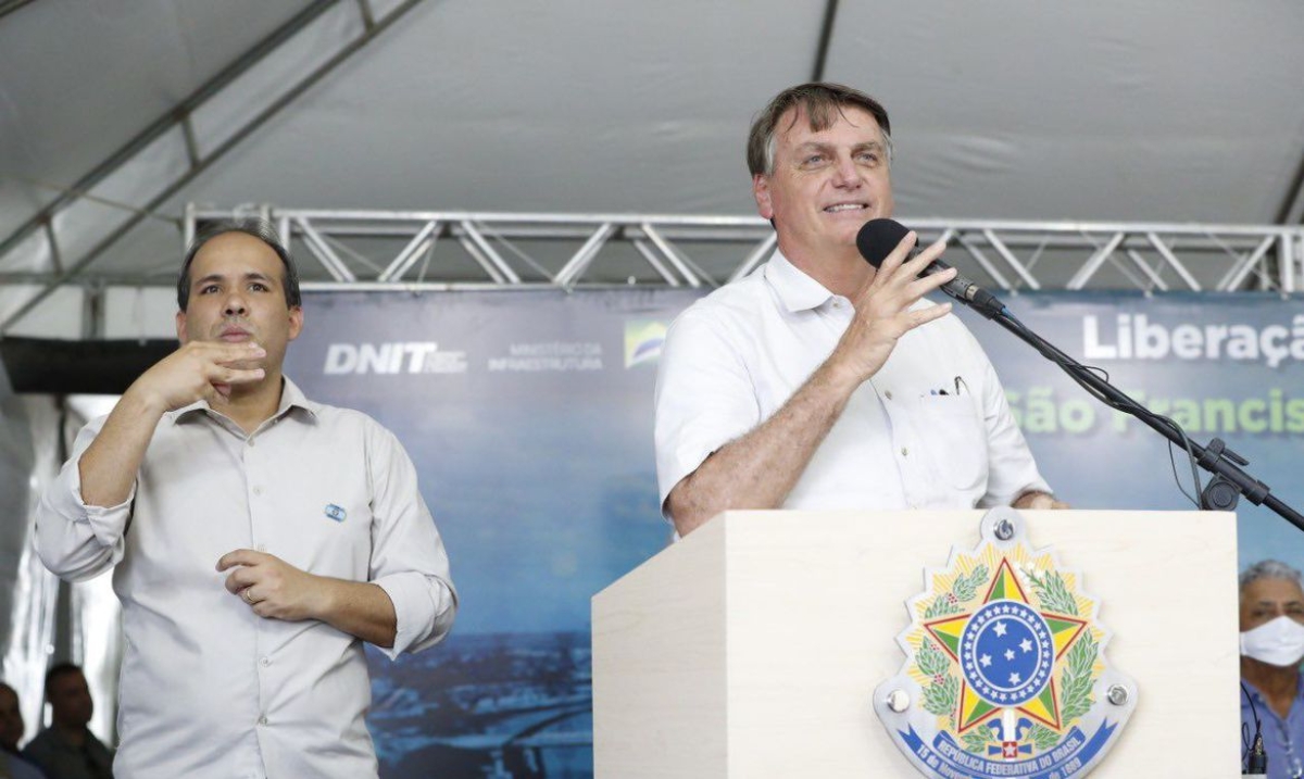 Solenidade com Bolsonaro abre tráfego em ponte no São Francisco (Foto: Alan Santos/ PR)