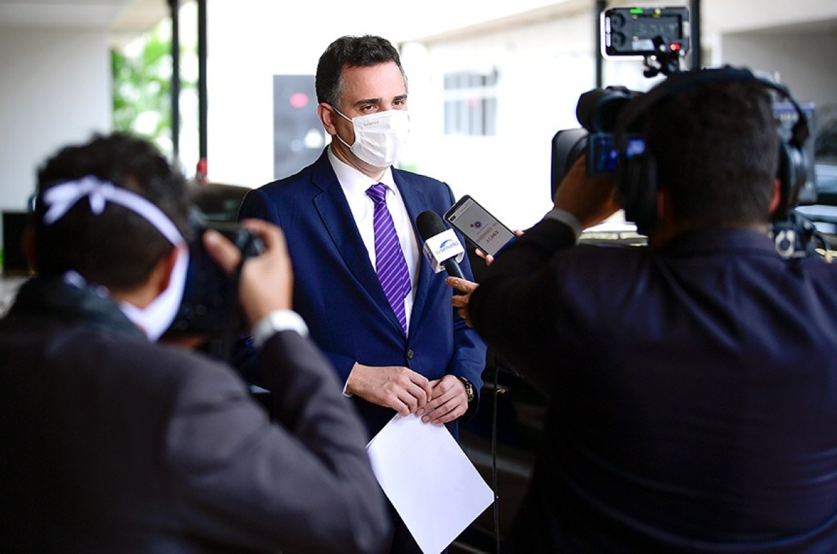 O anúncio foi feito pelo presidente do Senado, Rodrigo Pacheco, após a reunião de líderes nesta segunda feira (8). Ele informou, ainda, que a Casa deve analisar a criação de uma comissão de segurança pública (Foto: Pedro França/ Agência Senado)