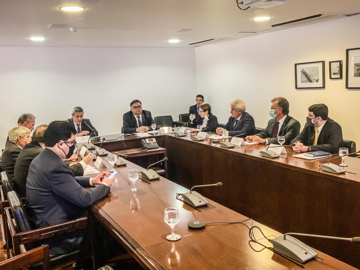 Laércio Oliveira participa de reunião interministerial para discutir a produção nacional de fertilizantes (Foto: Site Laércio Oliveira)