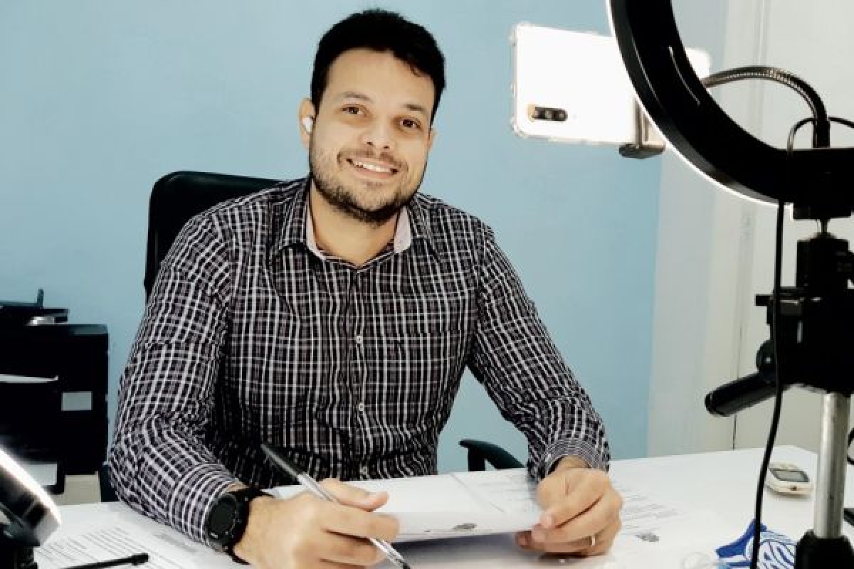 Anderson de Tuca traz sugestões para redução de taxas e pagamento de contas de água e luz (Foto: Assessoria Anderson de Tuca)