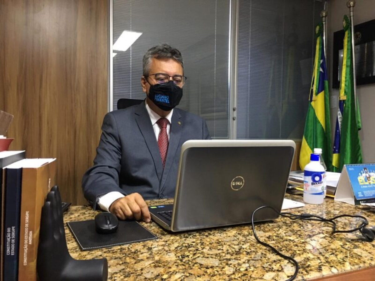 Luciano Pimentel faz questionamentos sobre quadro da Covid em Sergipe e aponta necessidade de priorizar bancários na vacinação (Foto: Assessoria Luciano Pimentel)
