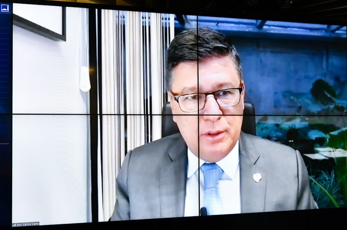 O senador Carlos Viana (PSD-MG) foi o relator da proposta do senador Veneziano Vital do Rêgo (MDB-PB); texto segue para a análise da Câmara (Foto: Leopoldo Silva/ Agência Senado)
