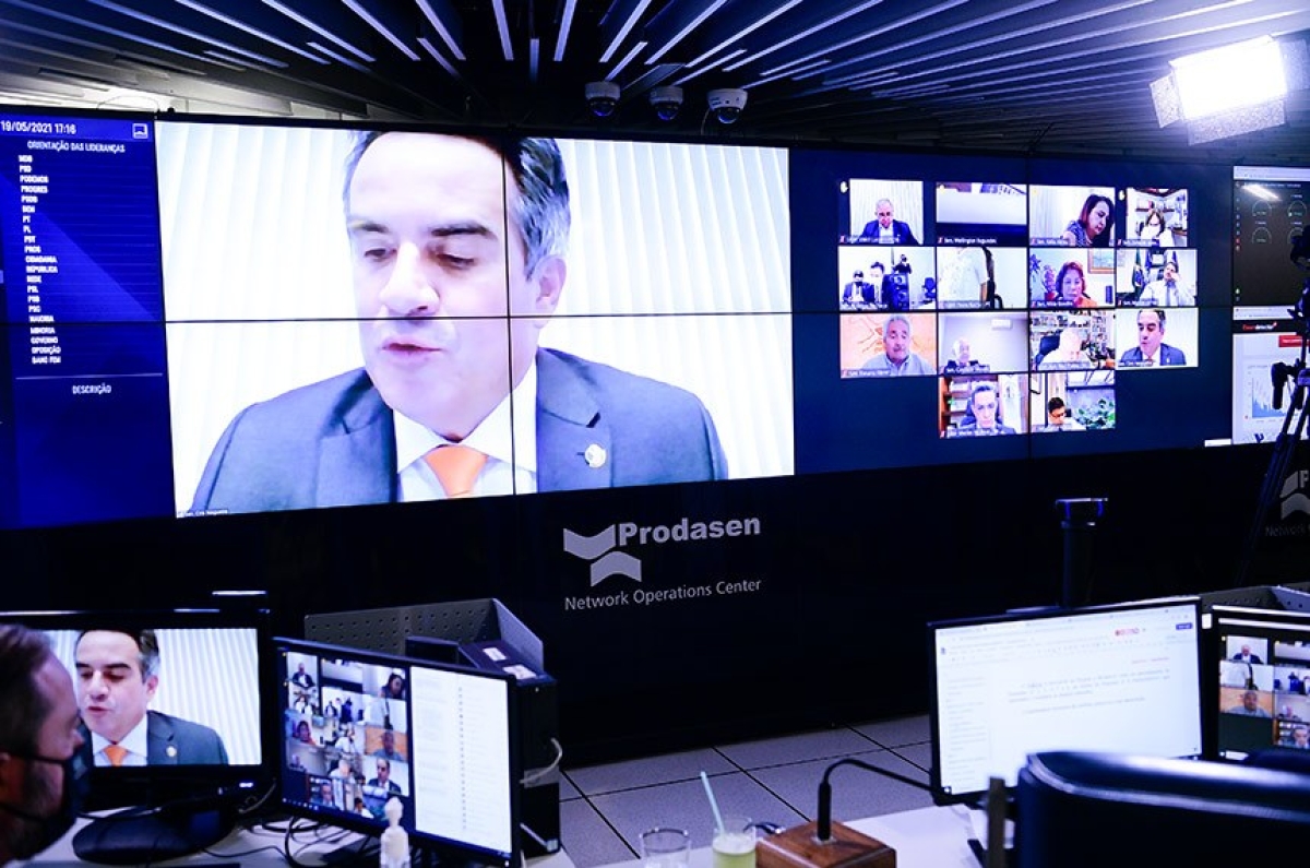 Uma das principais mudanças feitas pelo relator, o senador Ciro Nogueira, assegura ao filho que só tiver o sobrenome de um dos pais, o direito de acrescentar o sobrenome do outro, a qualquer tempo
(Foto: Pedro França/ Agência Senado)