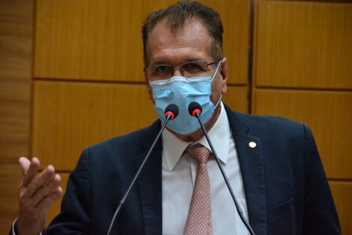 Adailton Martins solicita estudo de viabilidade para construção de ponte (Foto: Jadilson Simões)