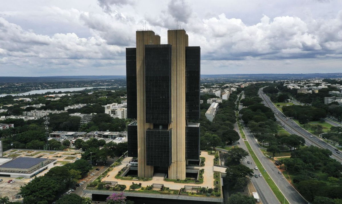 Projeção do mercado financeiro para alta do PIB sobe para 3,52% (Foto: Agência Brasil)
