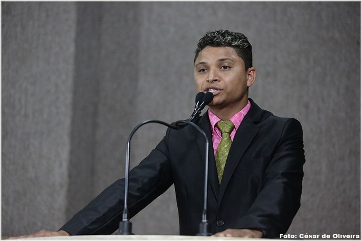 Ex-morador de invasão, vereador Soneca defende moradia para famílias da ocupação João Mulungu (Foto: Assessoria Soneca)