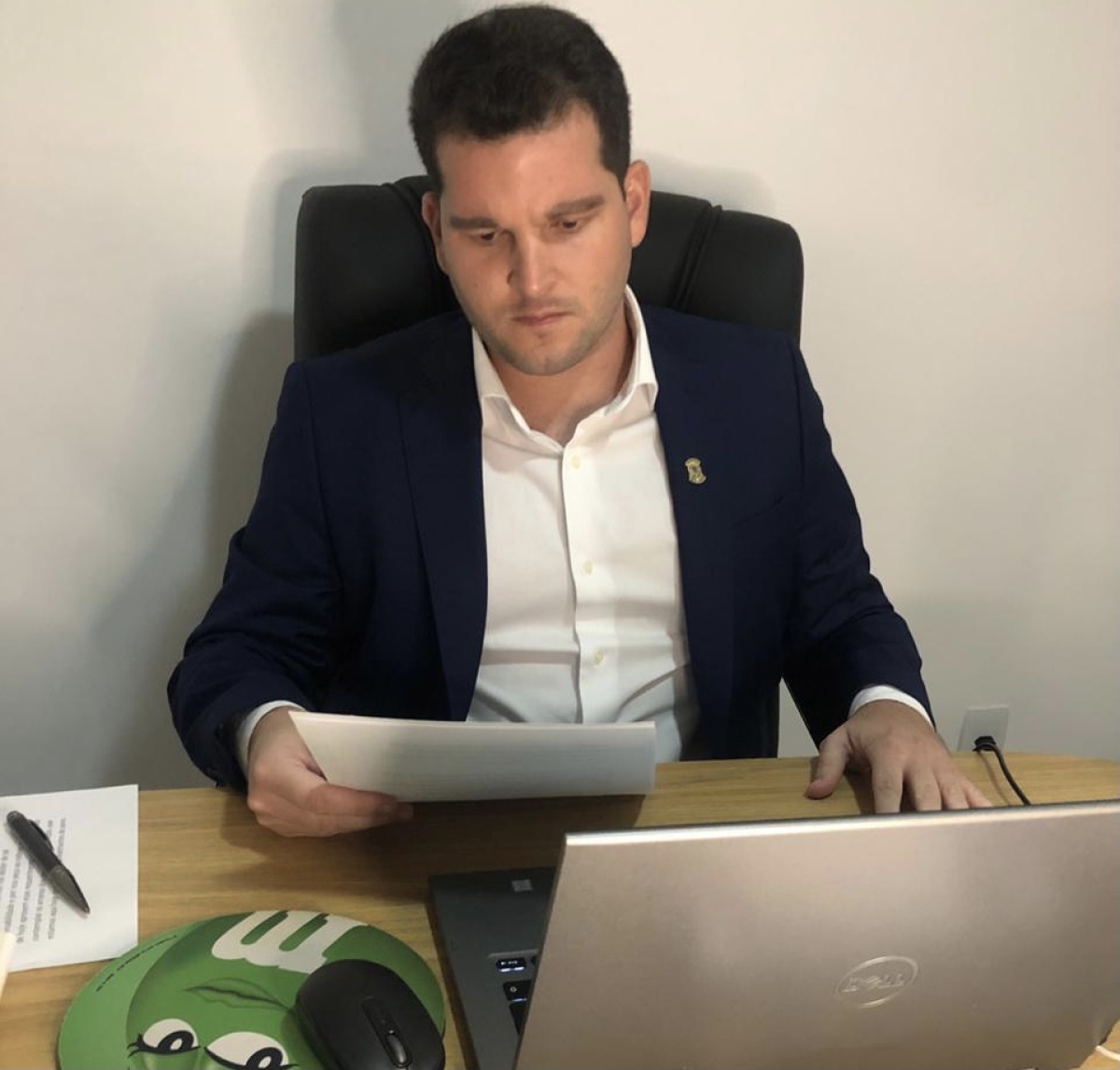 Prefeitura de São Cristóvão compra avental e máscara com preço até seis vezes acima da média de mercado, denuncia vereador Neto Batalha (Foto: Assessoria Neto Batalha)
