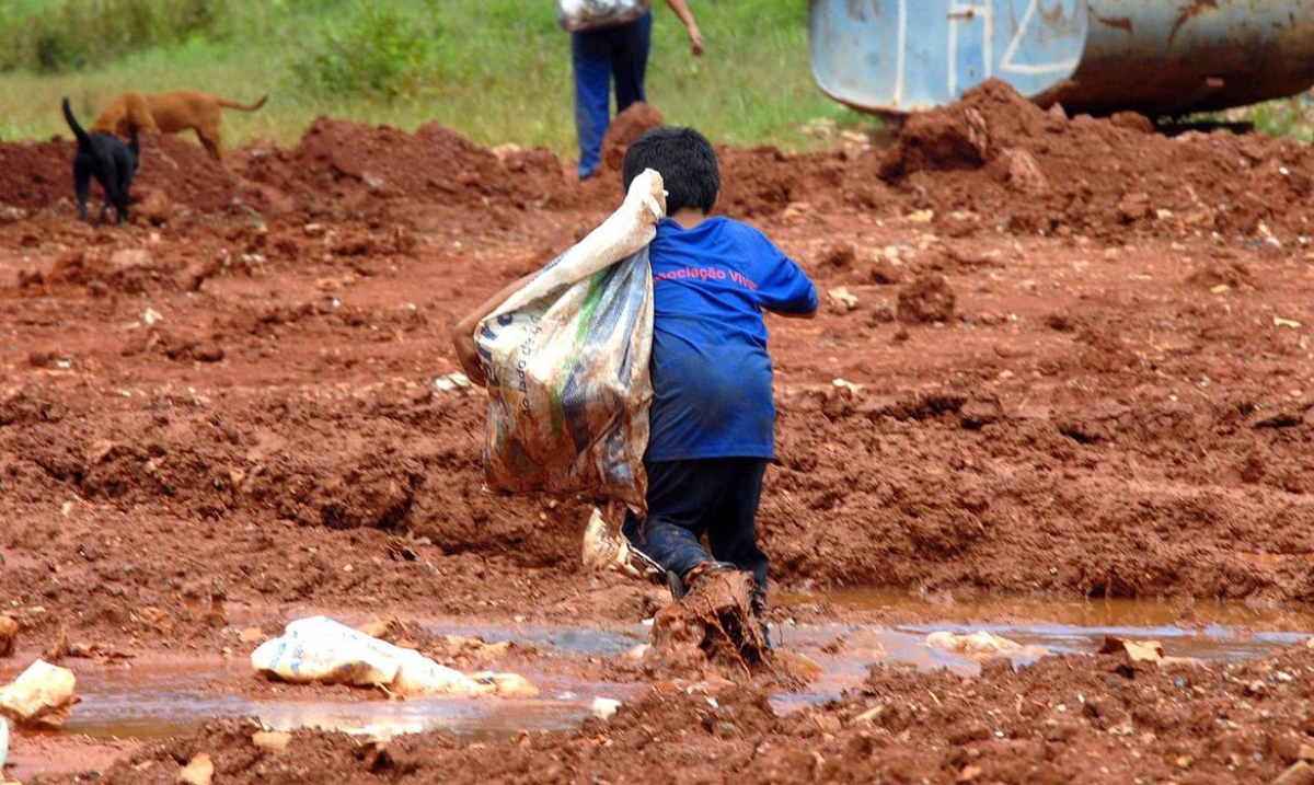 Brasil tem bons indicadores, mas ainda é foco de exploração infantil (Foto: Marcello Casal/ Agência Brasil)