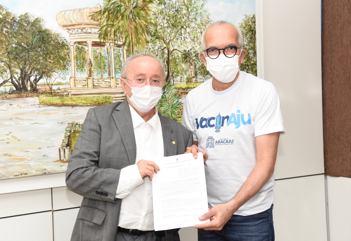 Prefeitura e Assembleia Legislativa firmam convênio para transmissão ao vivo do Forró Caju 2021 (Foto: Ana Lícia Menezes/ Prefeitura de Aracaju)