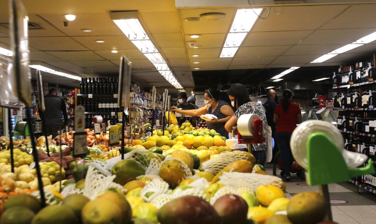 CNC aponta melhorias no mercado de trabalho e retomada no consumo (Foto: Tânia Rêgo/ Agência Brasil)