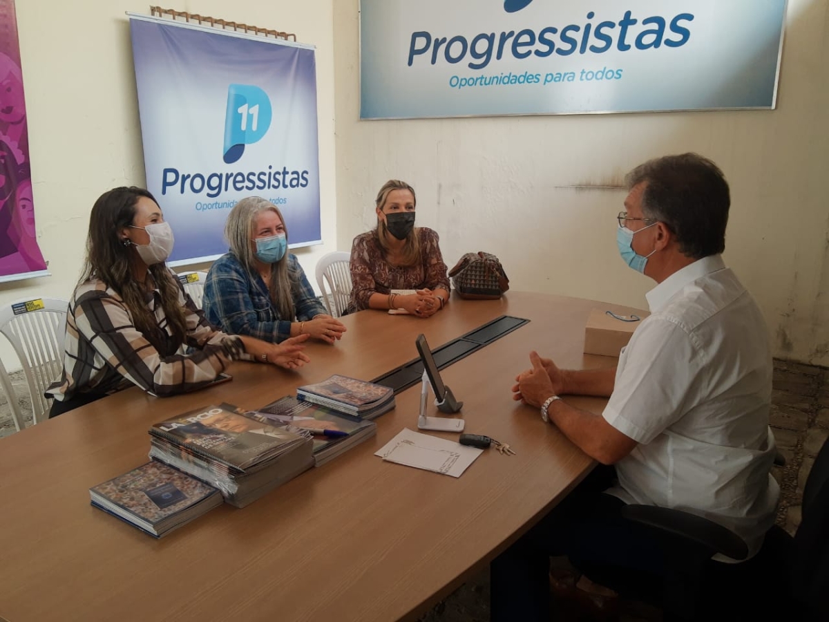 Laércio Oliveira discute melhorias para os hospitais filantrópicos (Foto: Site Laércio Oliveira)