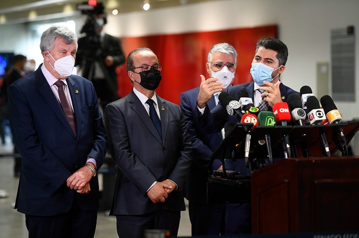Luis Carlos Heinze, Jorginho Mello, Eduardo Girão e Marcos Rogério criticam rumo das investigações da CPI (Foto: Marcos Oliveira/ Agência Senado)