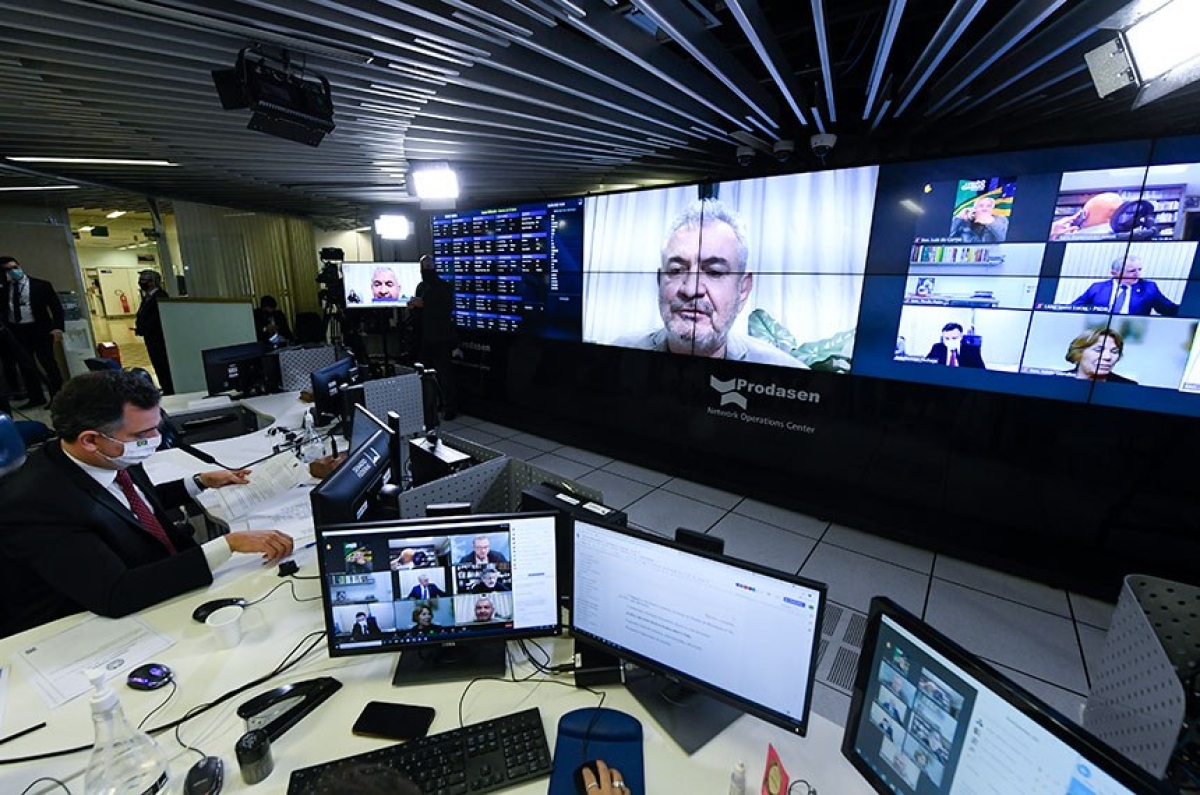 O senador Angelo Coronel (na tela) deu parecer favorável ao empréstimo (Foto: Jefferson Rudy/ Agência Senado)