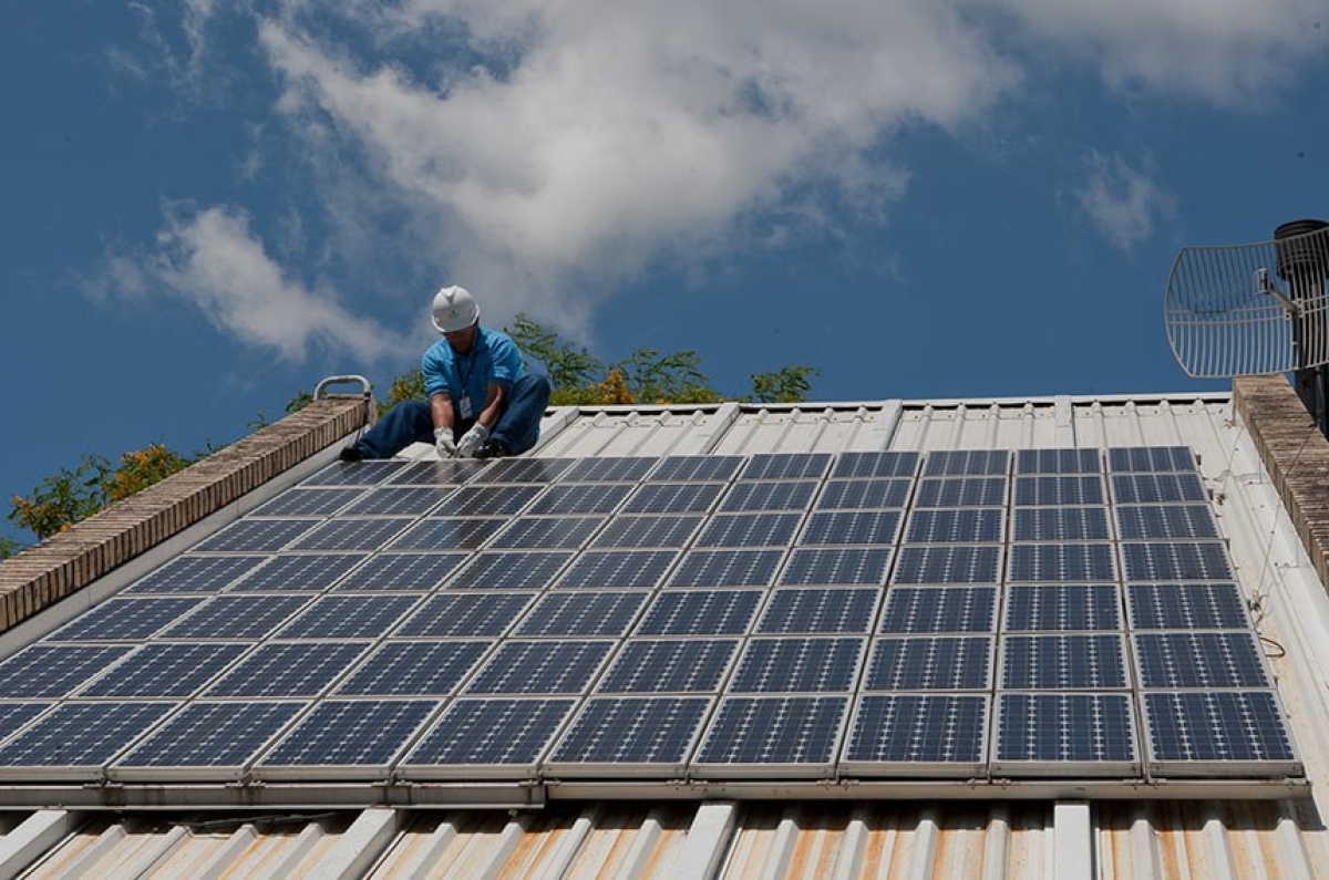 Pelo projeto, da senadora Kátia Abreu (PP-TO), o Sistema Financeiro de Habitação poderá incluir valores correspondentes a equipamentos de geração fotovoltaica até o limite de 10% do valor do imóvel adquirido (Foto: Hermínio Nunes/ Eletrosul)