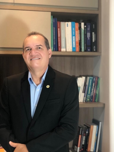 Josenito Oliveira, economista, professor da graduação em Administração e da pós-graduação da Unit Sergipe (Foto: Assessoria de Imprensa Unit)