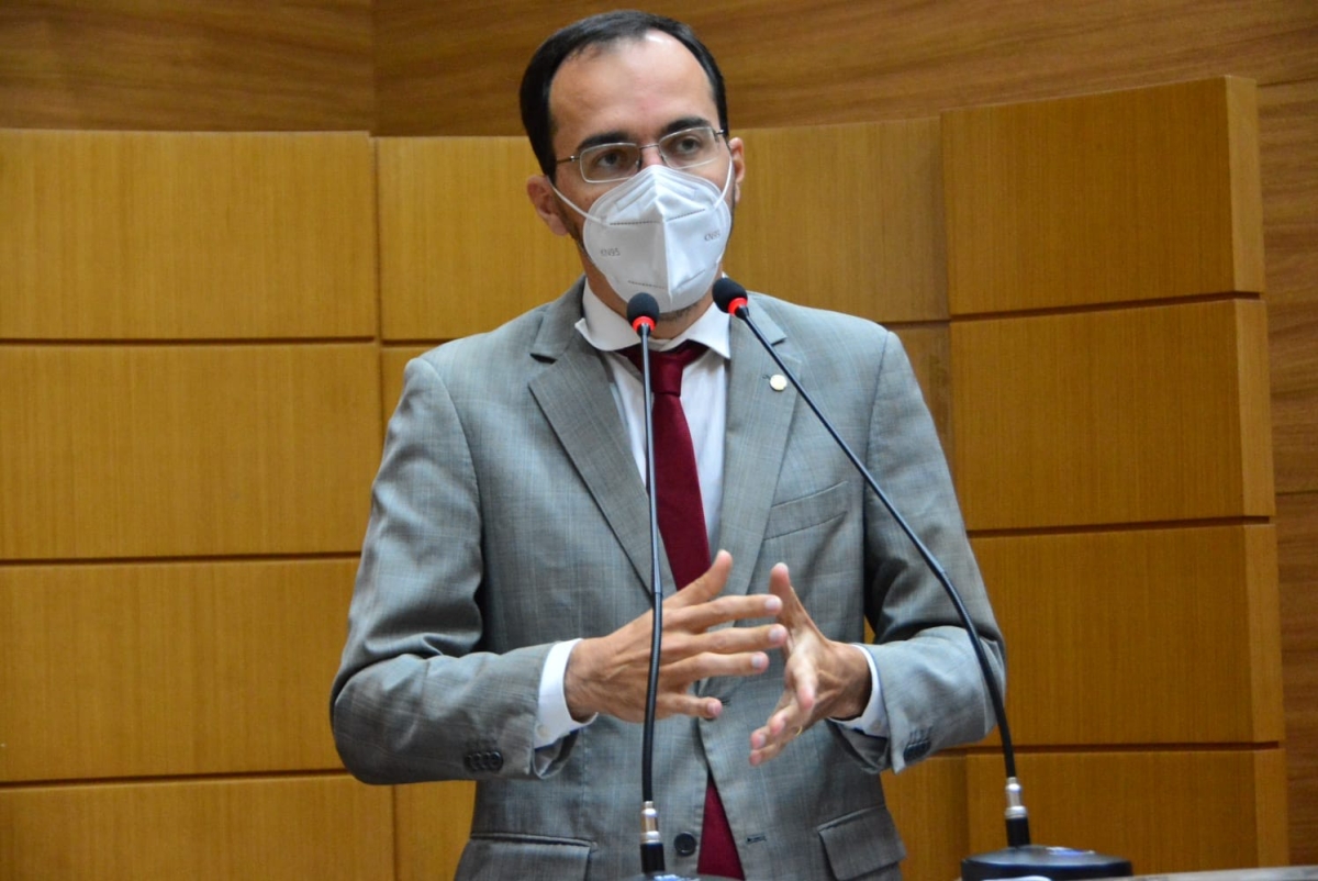 Georgeo Passos quer que Governo baixe ICMS cobrado sobre os combustíveis (Foto: Assessoria Georgeo Passos)