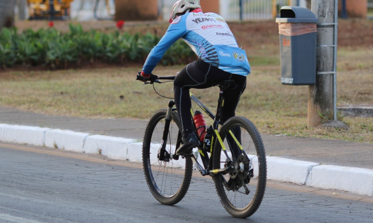 Ciclista: dia nacional alerta sobre desafios para trânsito mais seguro (Foto: Fabio Rodrigues-Pozzebom/ Agência Brasil)