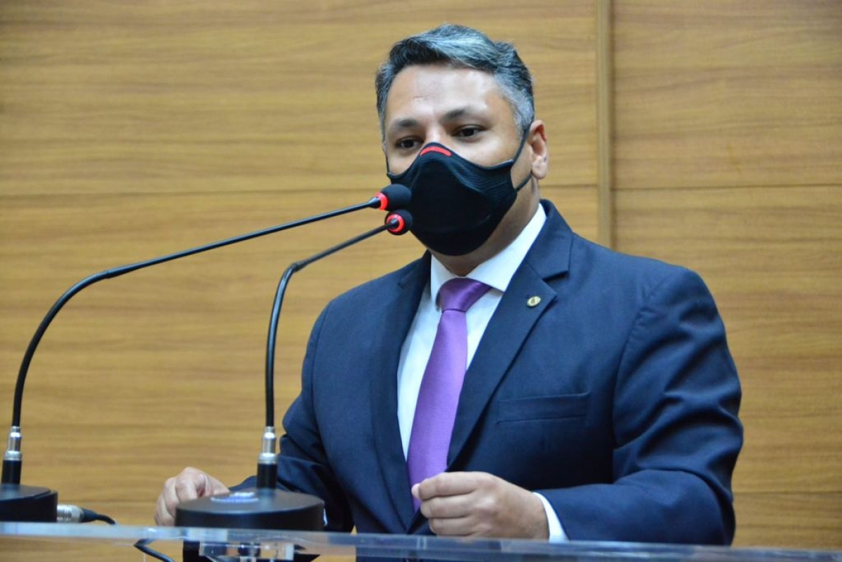Deputado Ibrain cobra retirada de meios-fios de rodovias sergipanas recém-revitalizada devido a constância de acidentes (Foto: Jadilson Simões)