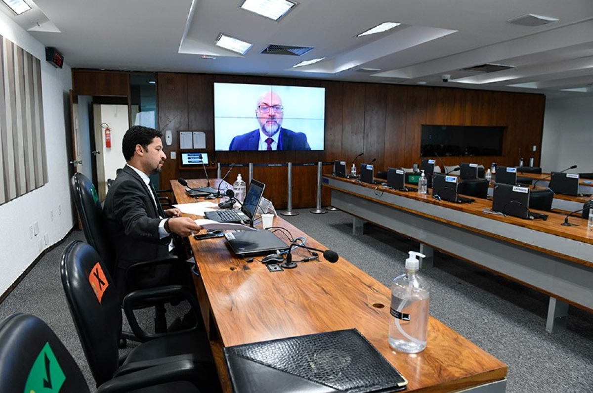 Fábio Araújo, assessor do BC, foi ouvido em videoconferência em reunião semipresencial da CCT, presidida pelo senador Rodrigo Cunha (PSDB-AL) - Foto: Roque de Sá/ Agência Senado
