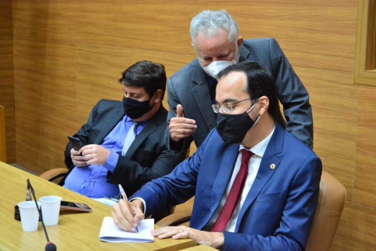 Para Georgeo Passos governadores "aplaudem" aumentos dos combustíveis por receita (Foto: Jadílson Simões/ Alese)