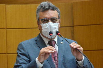 Ao registrar participação em eventos, Luciano Pimentel reafirma defesa do TEA e da energia solar fotovoltaica (Foto: Jadilson Simões/ Alese)
