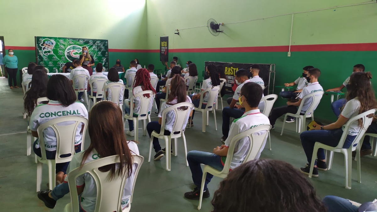 Palestra em escola sobre automutilação, depressão e suicídio foi proveitosa, avalia Dr. Samuel Carvalho (Foto: Assessoria Dr. Samuel Carvalho)