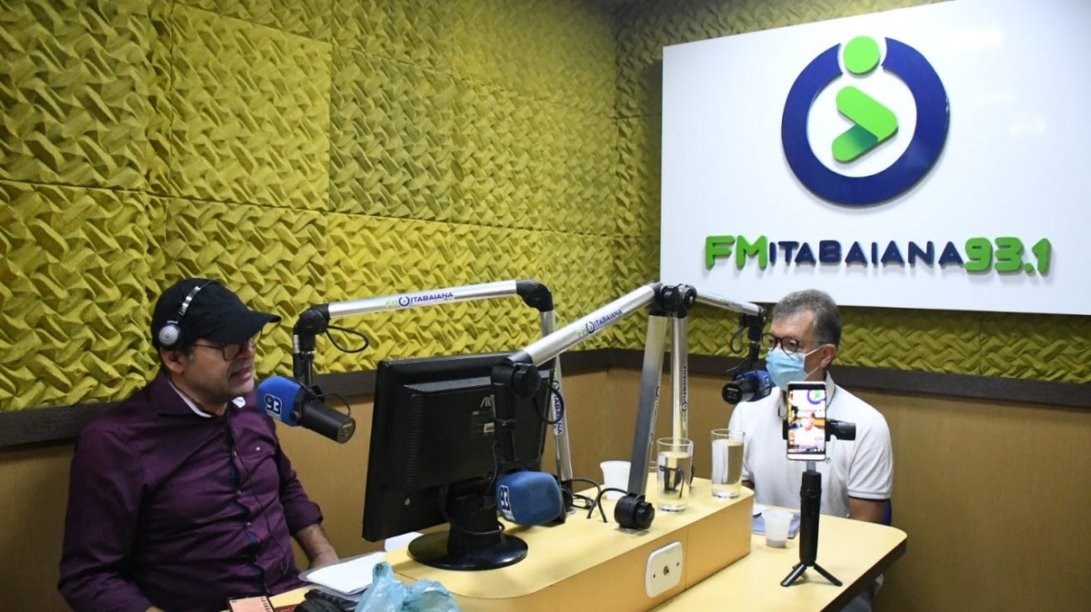 Durante entrevista, deputado Laércio Oliveira destaca seu compromisso com o povo itabaianense (Foto: Site Laércio Oliveira)