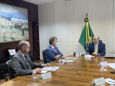 Laércio Oliveira defende o estimulo a produção de fertilizantes nacionais para garantir a segurança alimentar (Foto: Site Laércio Oliveira)