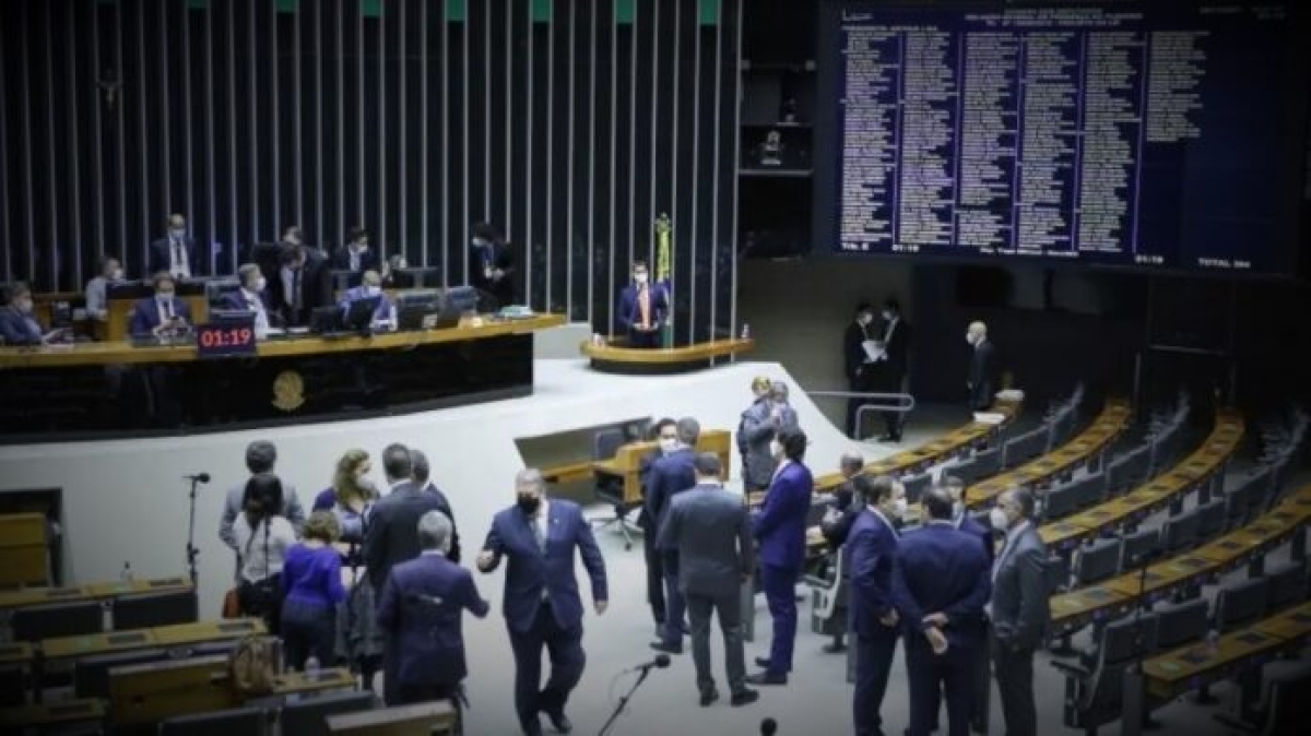 Momento da votação, em segundo turno, da PEC dos Precatórios (Foto: Antonio Augusto/ Câmara)