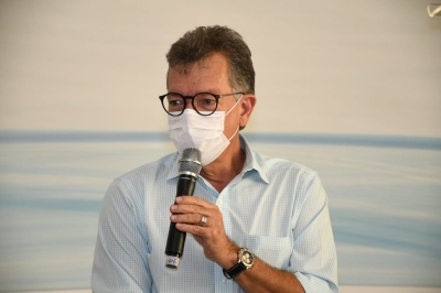 Laércio Oliveira discute com representantes de entidades políticas públicas para pessoas com deficiência (Foto: Site Laércio Oliveira)