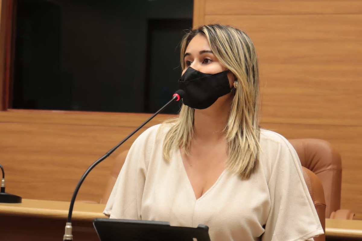 Kitty Lima pede à Deso suspensão da cobrança da taxa de esgoto em Dores (Foto: Assessoria Kitty Lima)