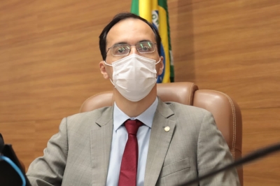 Georgeo Passos comemora decisão que proíbe medição e cobrança de água generalizada nos condomínios sergipanos (Foto: Jadilson Simões) 