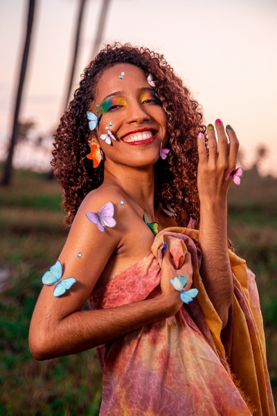 Maíra Carvalho lança o seu primeiro EP autoral "Florescer" (Foto: Alê Alcântara)