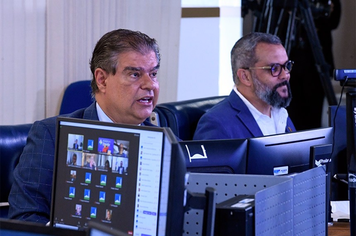 O senador Nelsinho Trad durante o debate promovido nesta quinta-feira
(Foto: Edilson Rodrigues/ Agência Senado)
