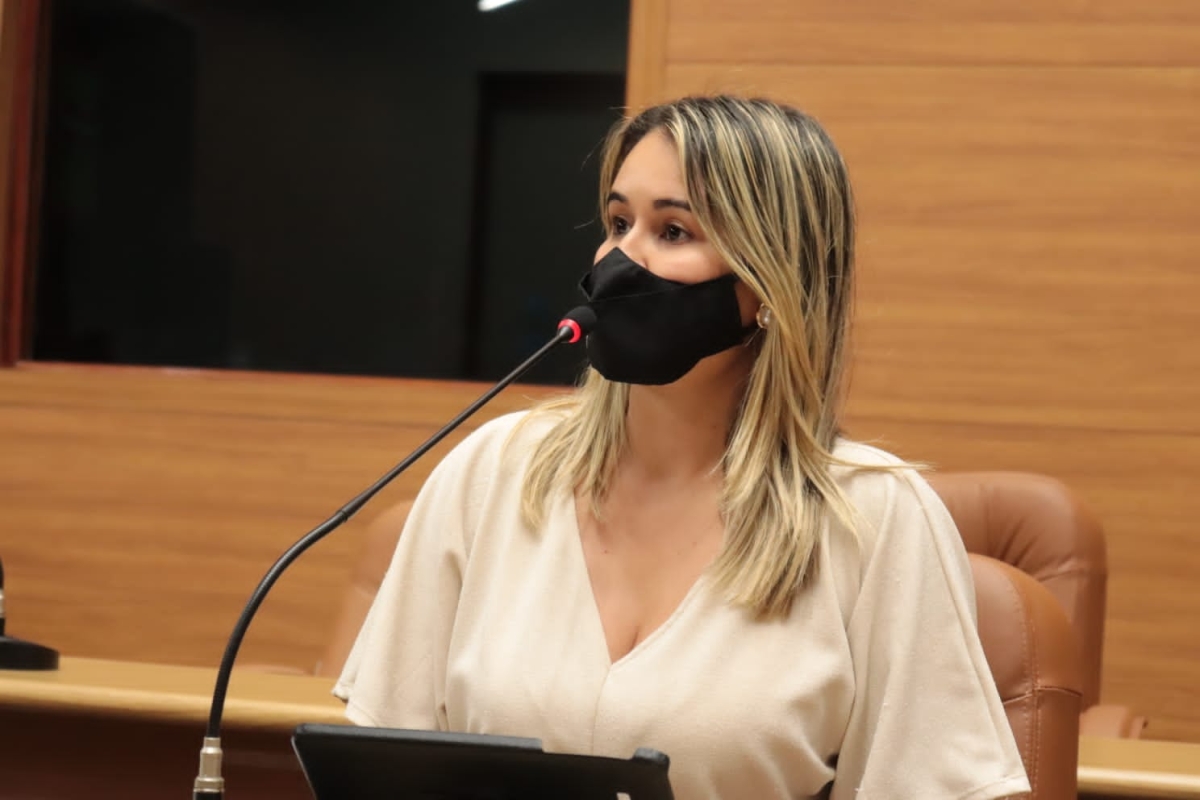 Kitty Lima pede ao Governo do Estado a construção de um Hospital Regional em Dores (Foto: Assessoria Kitty Lima)