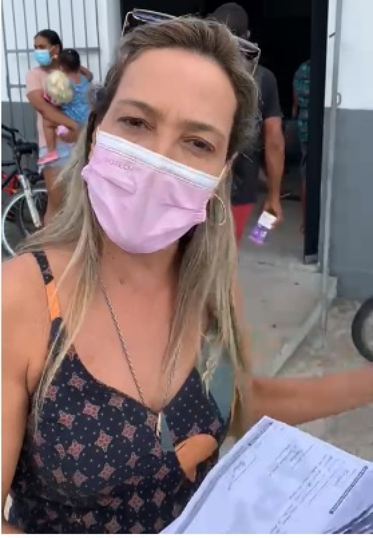 "�? preciso melhorar e muito a Saúde do nosso Município", afirma Sheyla Galba em visita à Unidade de Saúde (Foto: Assessoria Sheyla Galba)