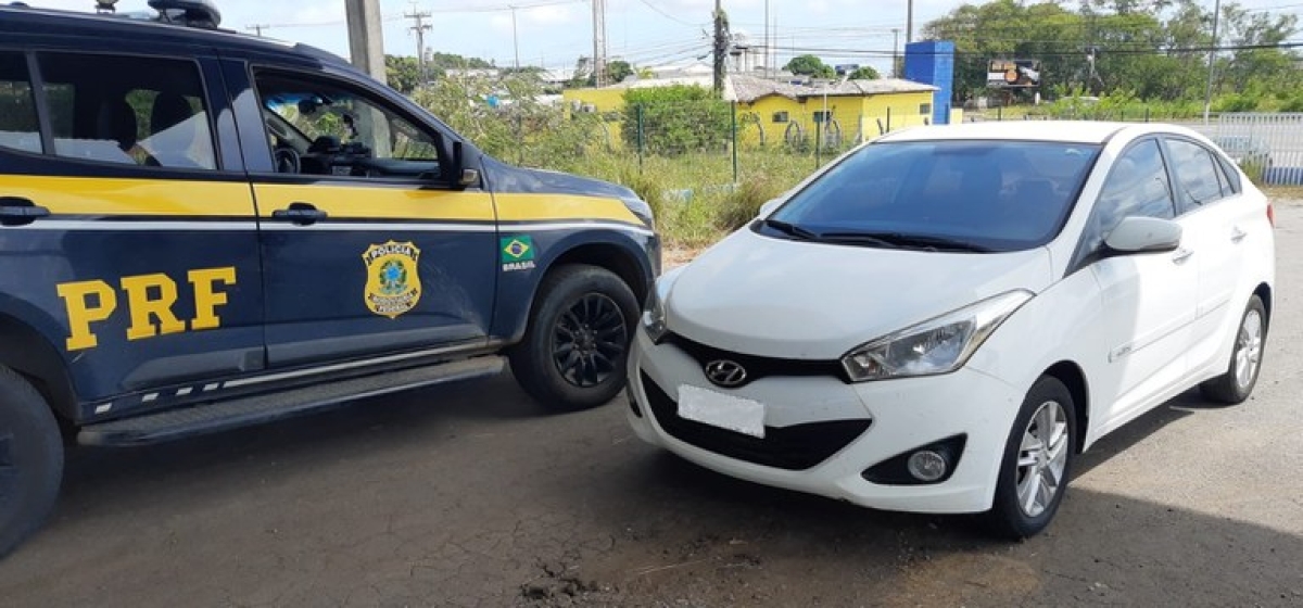 Nossa Senhora de Socorro/SE: PRF recupera na BR-101 veículo roubado em Salvador/BA (Foto: PRF)