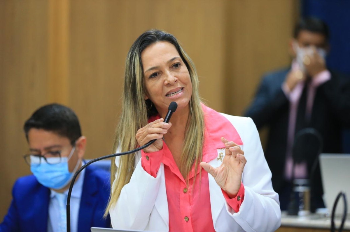Sheyla Galba volta a denunciar suspensão de exames pelo SUS em clínica por falta de pagamento da prefeitura (Foto: Assessoria Sheyla Galba)