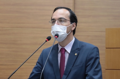 Georgeo Passos: "Se as pessoas vão às festas, por que os servidores não podem acompanhar as votações na Alese?" (Foto: Jadilson Simões)