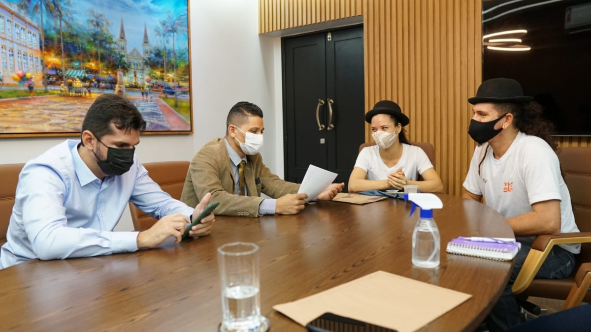 �?s vésperas do Dia do Circo, Palhaço Soneca recebe artistas e quer expandir atividades circenses na capital (Foto: Assessoria Palhaço Soneca)
