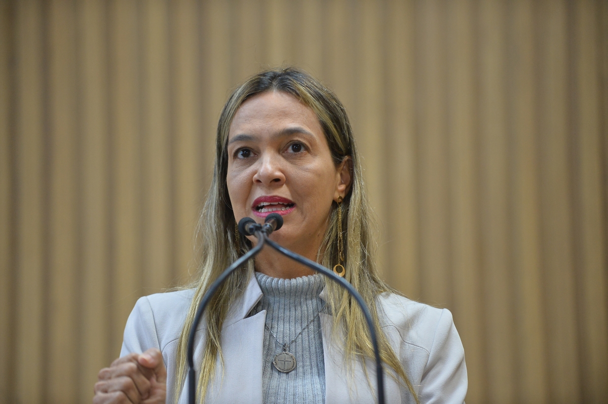 Sheyla Galba destaca dificuldade de pacientes oncológicas para conseguir cirurgia plástica de mama pelo IPES (Foto: César de Oliveira)