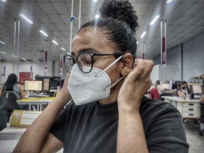 Saúde orienta situações onde é importante manter o uso de máscaras (Foto: Ewertton Nunes/ SES/SE)