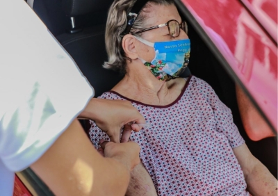 Sergipe começa a imunizar idosos com 70 anos ou mais com a 4ª dose da vacina contra a Covid-19 (Foto: SES/SE)