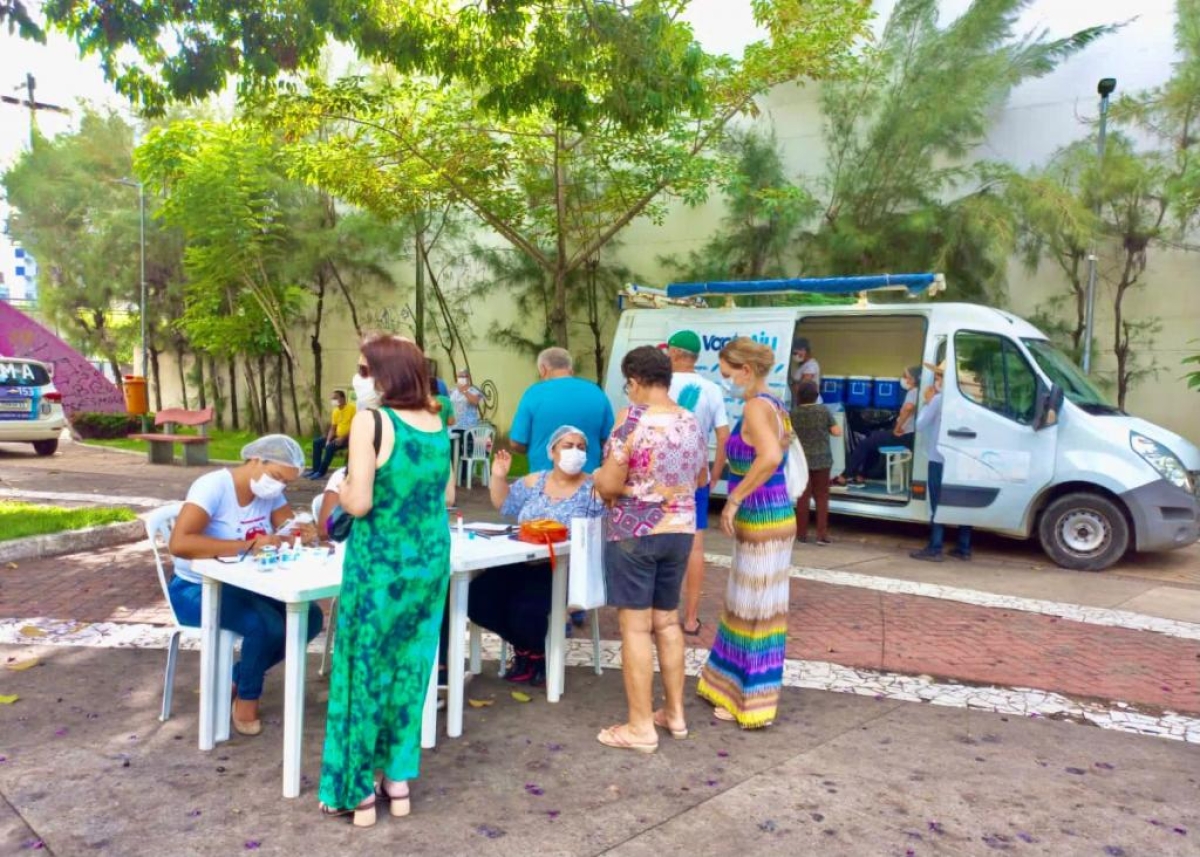 Carro da Vacina permanecerá na praça Zilda Arns na próxima semana (Foto: Ascom/ SMS Aracaju)
