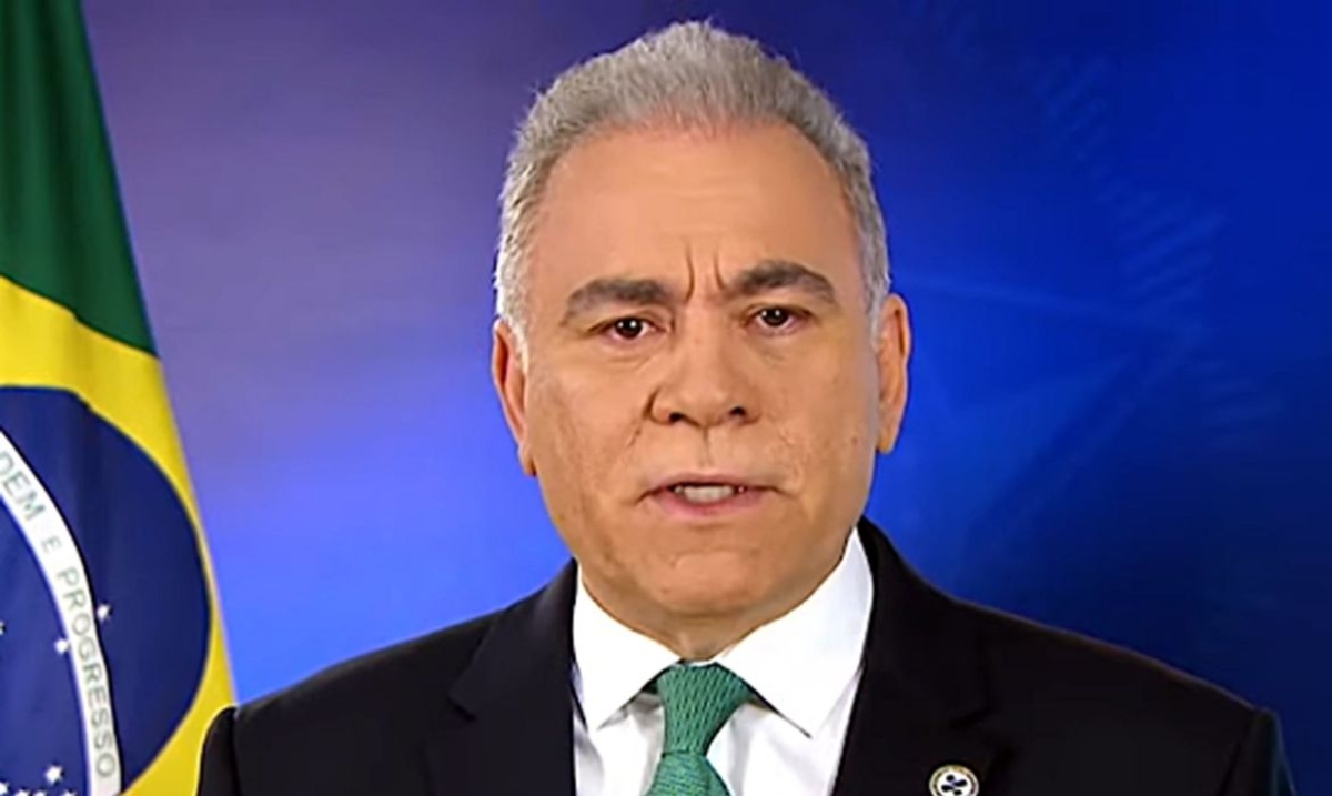 O ministro da Saúde, Marcelo Queiroga, faz pronunciamento em Rede Nacional Obrigatória de Emissoras de Rádio e Televisão (Foto: TV Brasil)