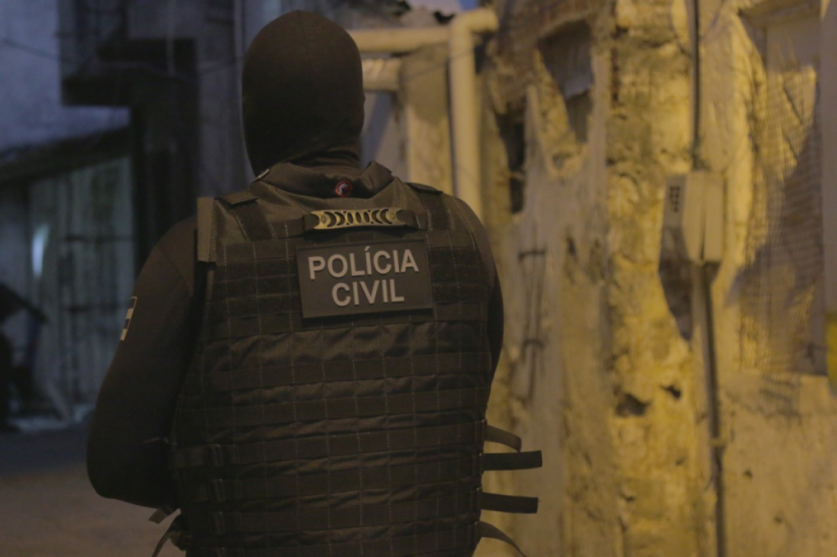 Após denúncia de maus-tratos contra animal, PC cumpre mandado de prisão por roubo (Foto: SSP/SE)